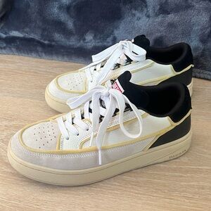 Diesel S-Sinna Low UNISEX Black & White Sneakers